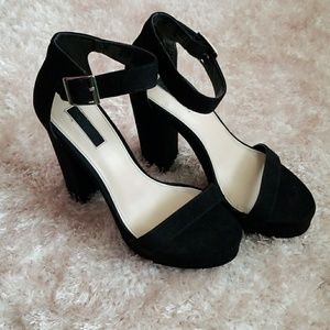 Womens platforms Black Hills